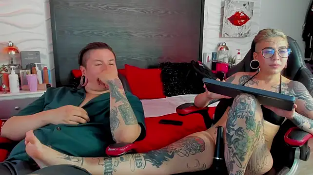 inkedsinners_ live cam on StripChat