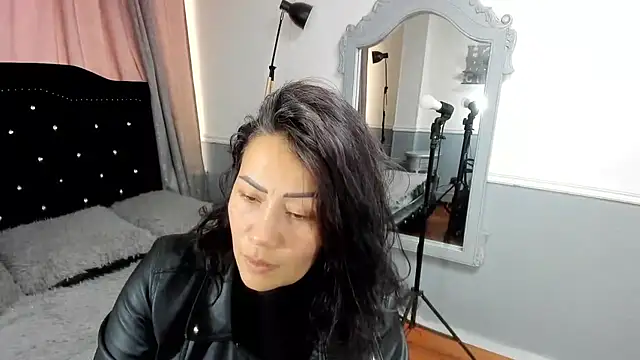 gaby_trent live cam on StripChat