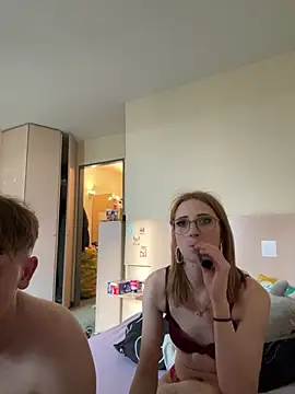 LauraundSteve_ Live Webcam on Stripchat