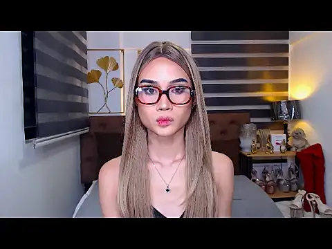 JuicyCockThea live cam on StripChat