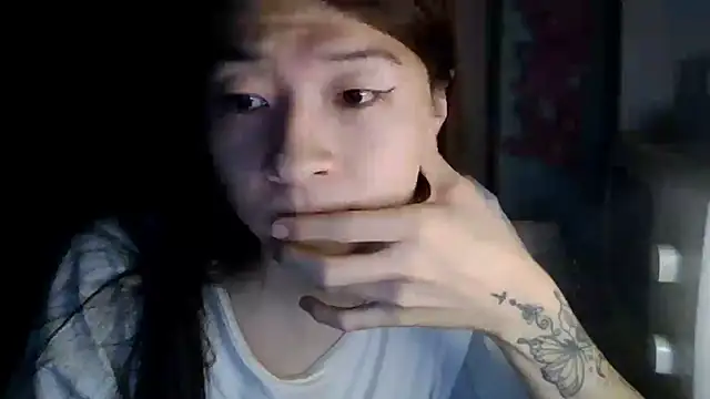 CarlyJoy live cam on StripChat