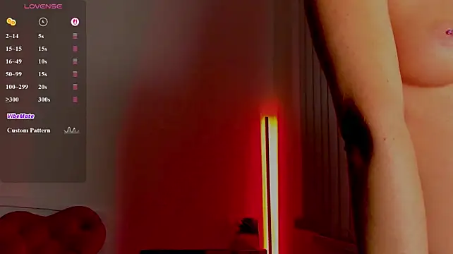 Andrea_Blossom live cam on StripChat