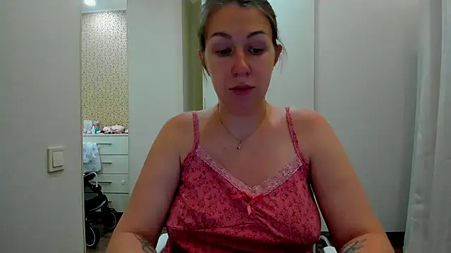 PregnantEva webcam