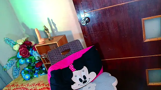 baby_kiraxx webcam