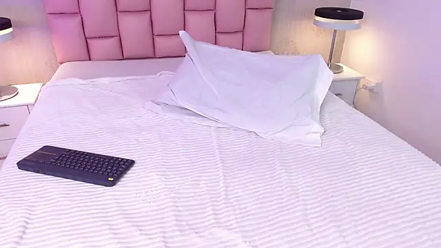 IsabelleDaza webcam