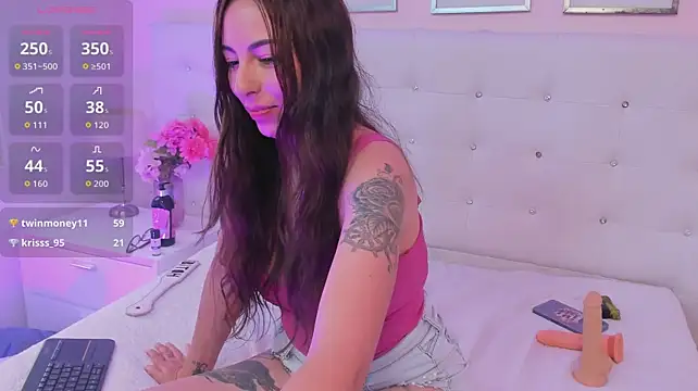 HollyBloom_ webcam