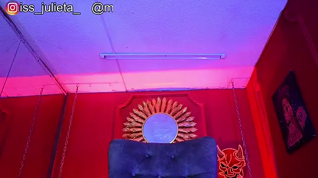 Julieta_Russell webcam