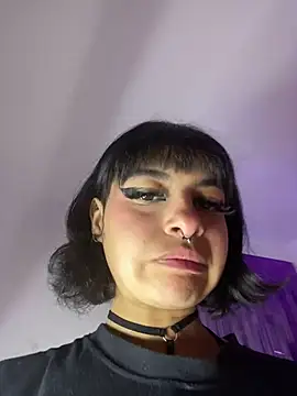 Larah_bell_uwu webcam