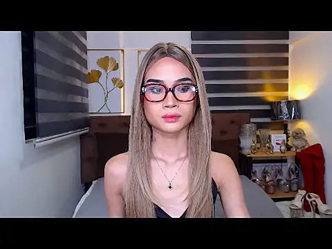 JuicyCockThea webcam