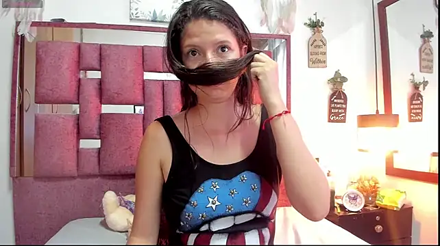 sofy_bonnet1 webcam