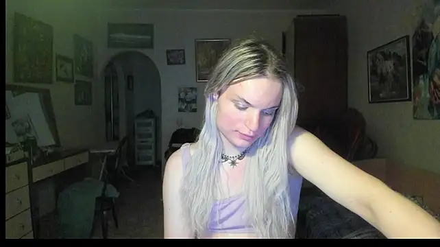 milliKira006 webcam