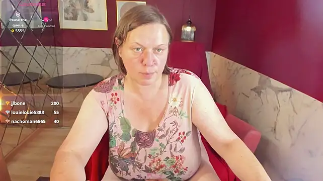 KellyPerfection webcam