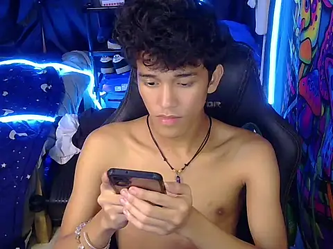 hugekenbigcock webcam