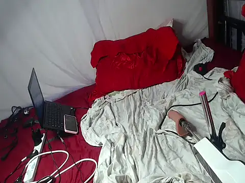 Whimsicalwillow live cam on StripChat