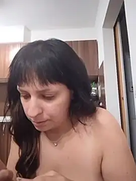 EmmaKrosss live cam on StripChat