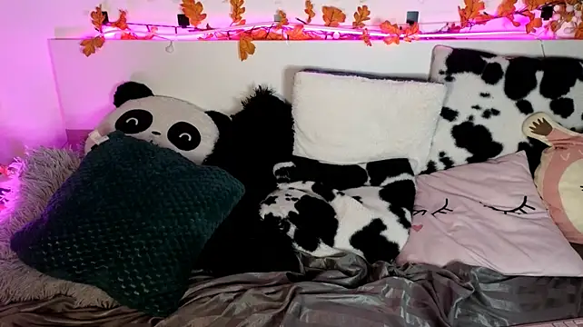 nicollewetpussy webcam