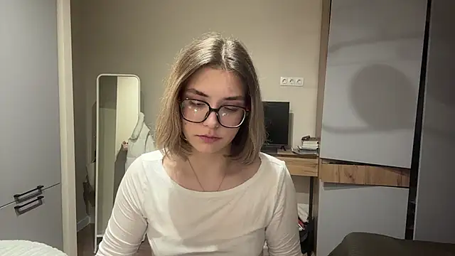 AnnaVelvetFire webcam