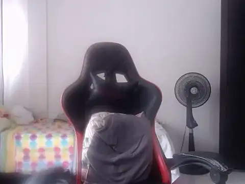 Adriana_0312 webcam