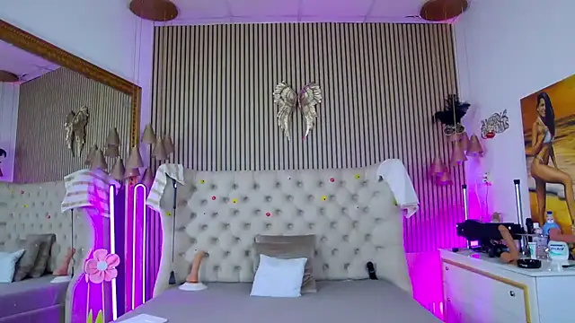 PlayfulShow webcam