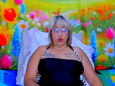 indianroxy webcam
