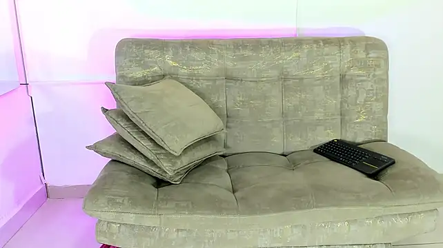 ArohomLester_ webcam