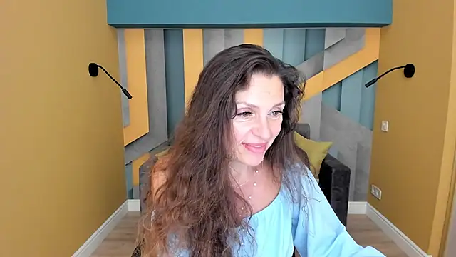 EllaLong webcam