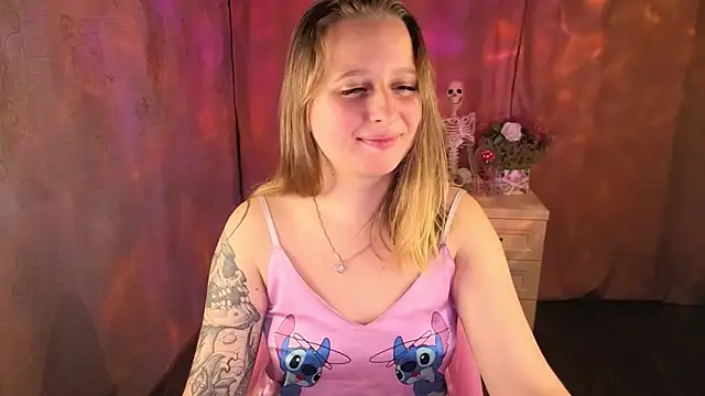 CuteLilyLove webcam