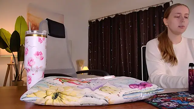 JenniferGraces webcam
