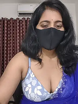 Cute-Maanvi webcam