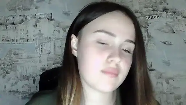 SweetLoraa webcam