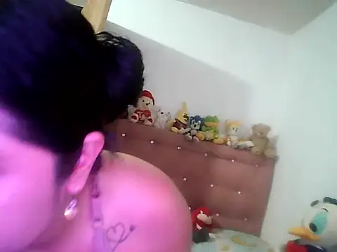 Chiquilove27 webcam