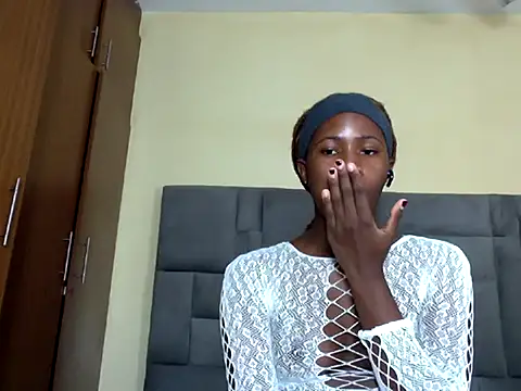 Cuteebony16 webcam