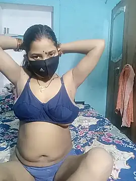 RoyalDesiCouple webcam