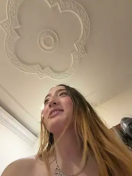 Valery_Salmons webcam