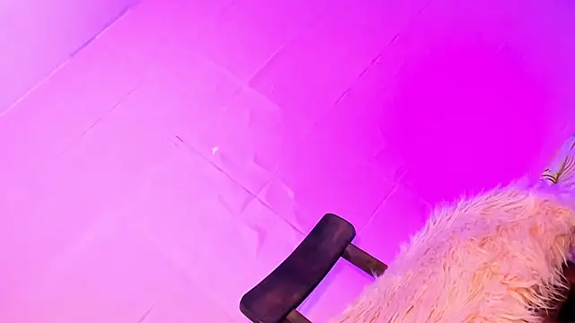 Hilary_tsx webcam