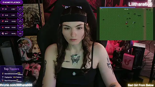 Lilithara666 live cam on StripChat