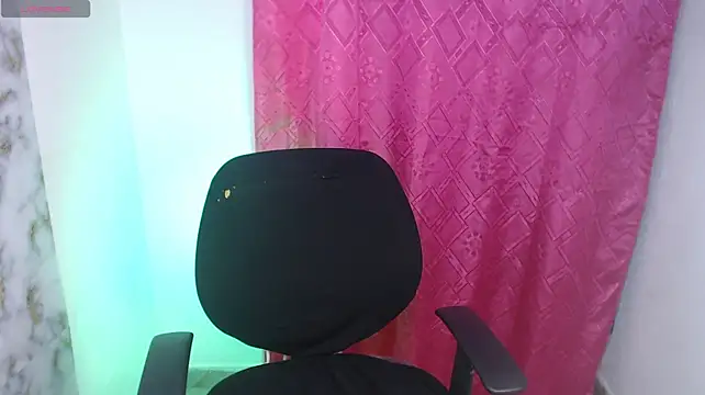lincy_honeyy 🐫 nude chat