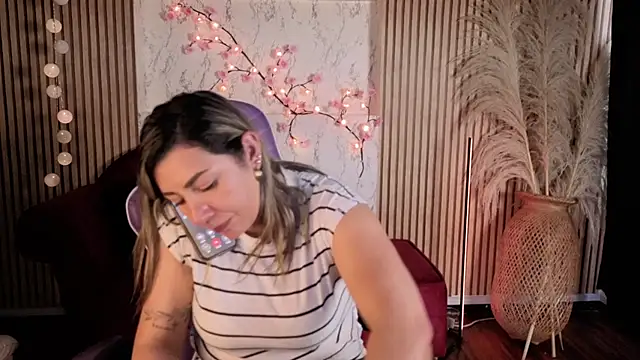 Isabella_lt webcam