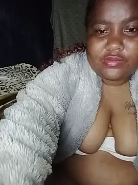 ChubbyMidgetxxx19 webcam