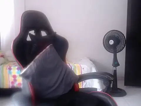 Adriana_0312 webcam