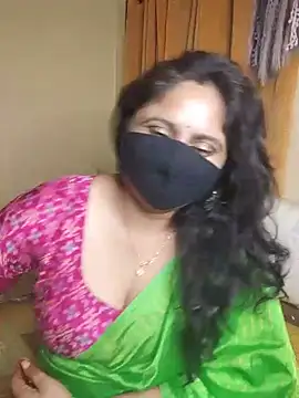 Sravvi499 live webcam