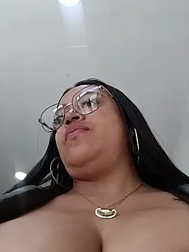 Mia_Risky-1