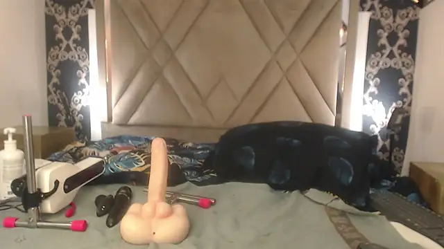 AlikaAdul webcam