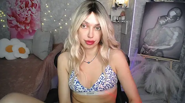 NickyAdamidi webcam