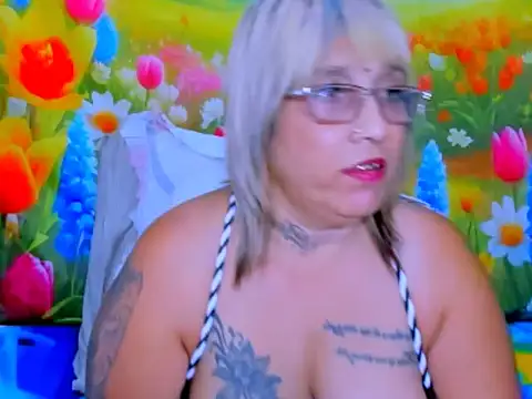 indianroxy webcam