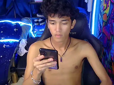 hugekenbigcock webcam