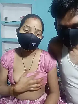 RoyalDesiCouple webcam