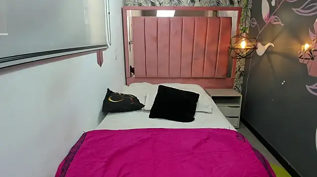 Zoe__Taylor__ webcam