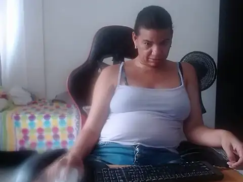 Adriana_0312 webcam