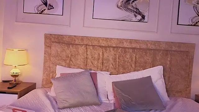 zoe_moon__ webcam